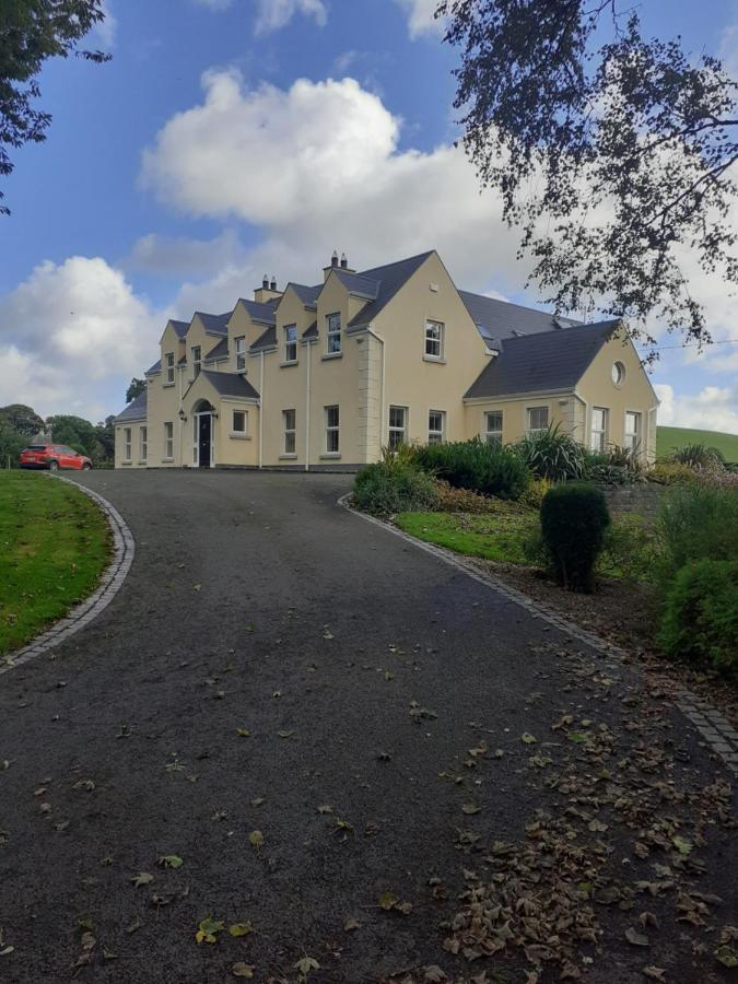 Single Or Twin In Lovely Country Nobber