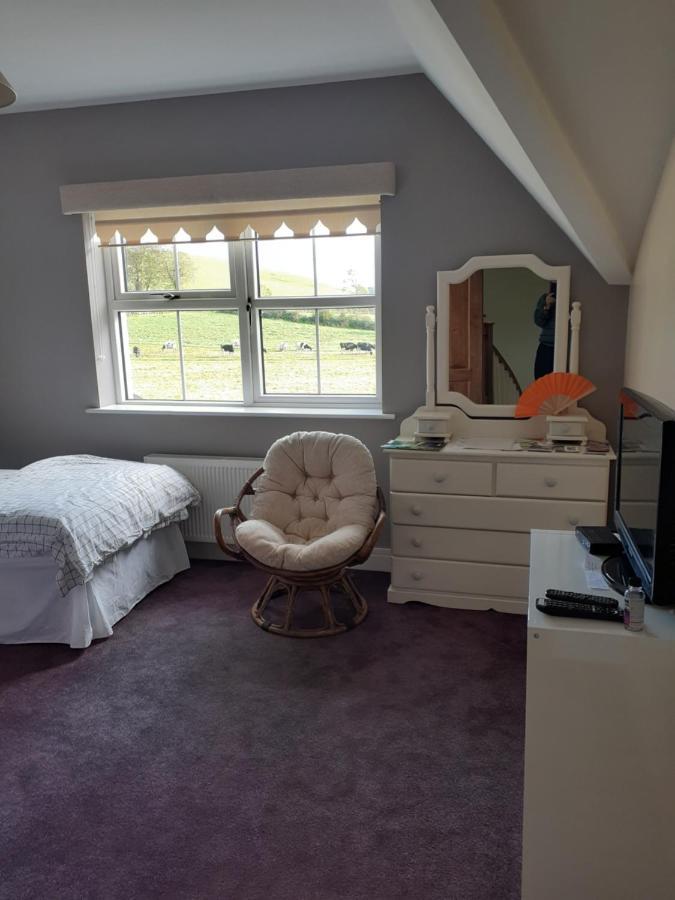 Single Or Twin In Lovely Country * Nobber