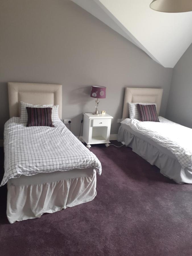 Single Or Twin In Lovely Country